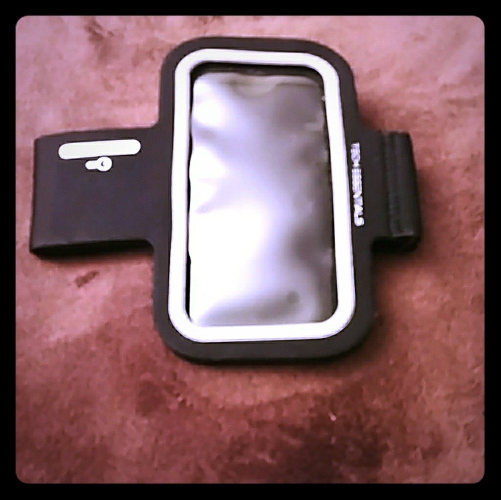 Tech Essential black phone armband case